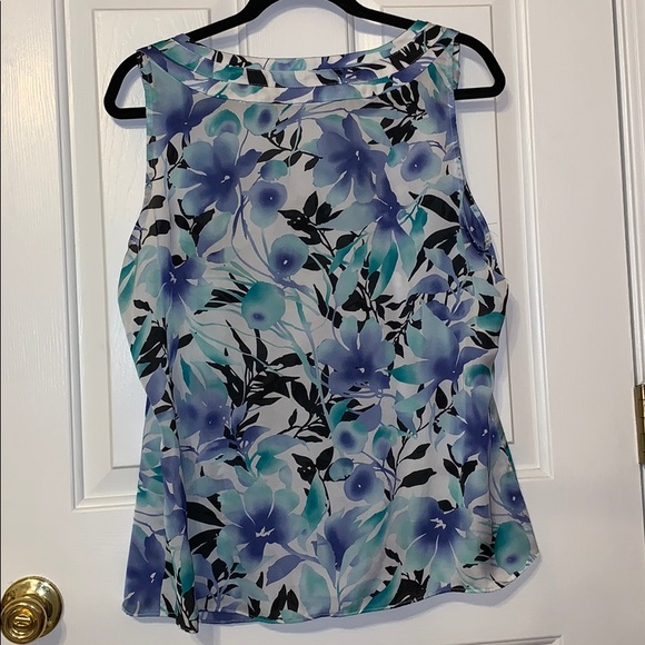 Clothes - Picture 4 of 5